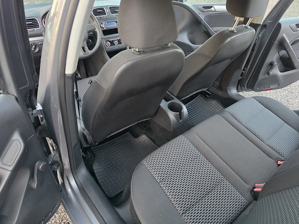 VOLKSWAGEN Golf 2010 — imagine 6