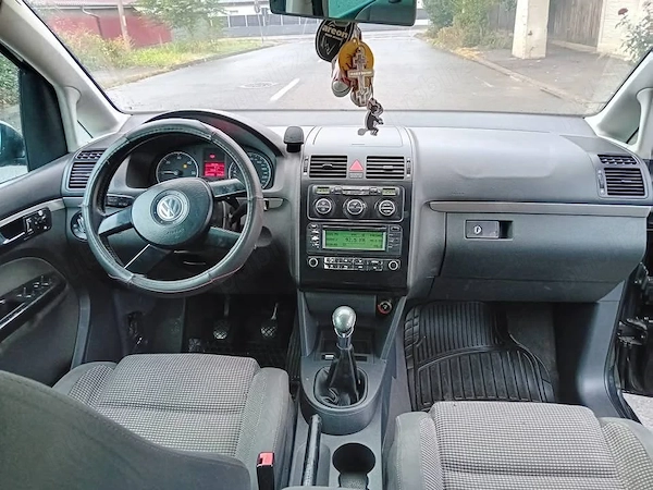 VOLKSWAGEN Touran 2005 — imagine 5