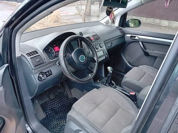 VOLKSWAGEN Touran 2005 — imagine 7