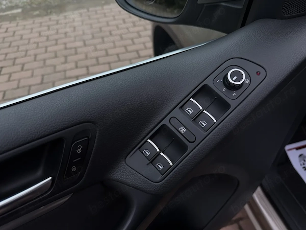 VOLKSWAGEN Tiguan 2012 — imagine 18
