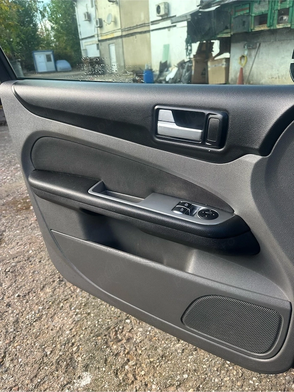 FORD Focus 2010 — imagine 9