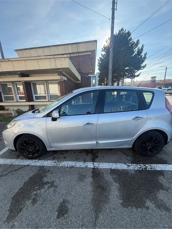 RENAULT Megane 2010 — imagine 5