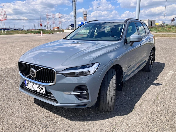 VOLVO XC60 2022 — imagine 2