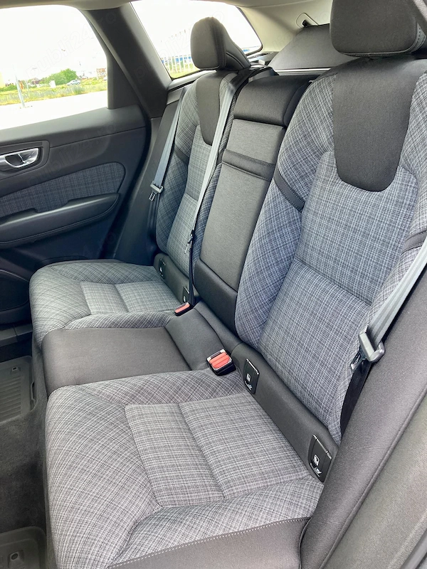 VOLVO XC60 2022 — imagine 9