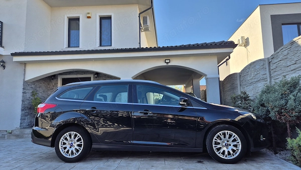 FORD Focus 2013 — imagine 10