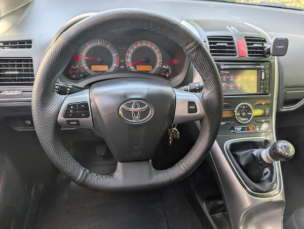 TOYOTA Auris 2012 — imagine 5