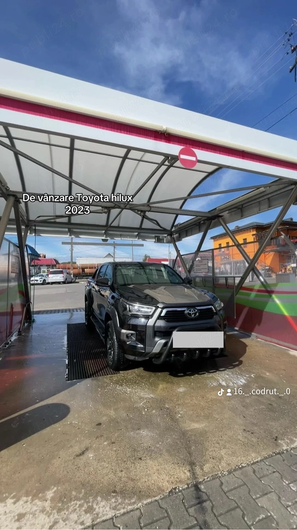 TOYOTA Hilux 2023 — imagine 3