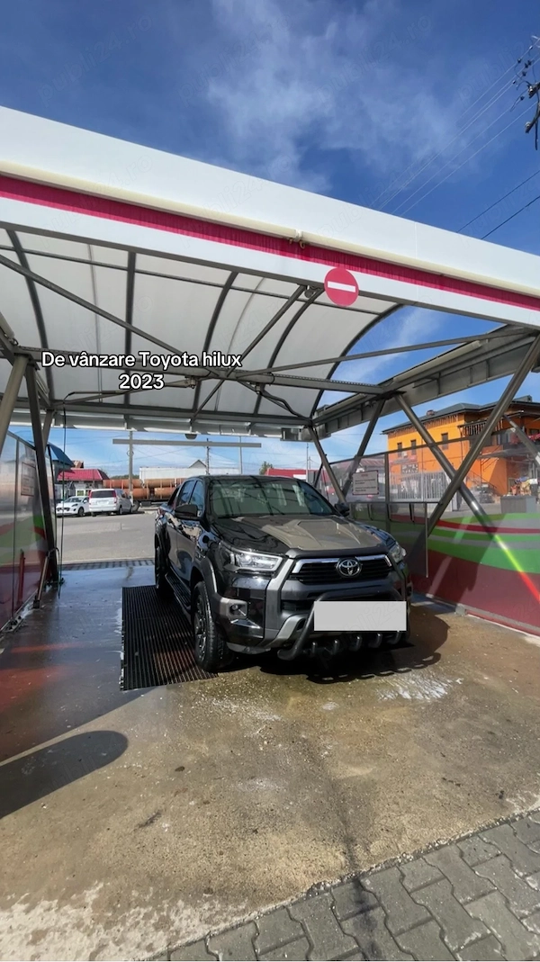 TOYOTA Hilux 2023 — imagine 3
