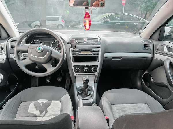 SKODA Octavia 2009 — imagine 5