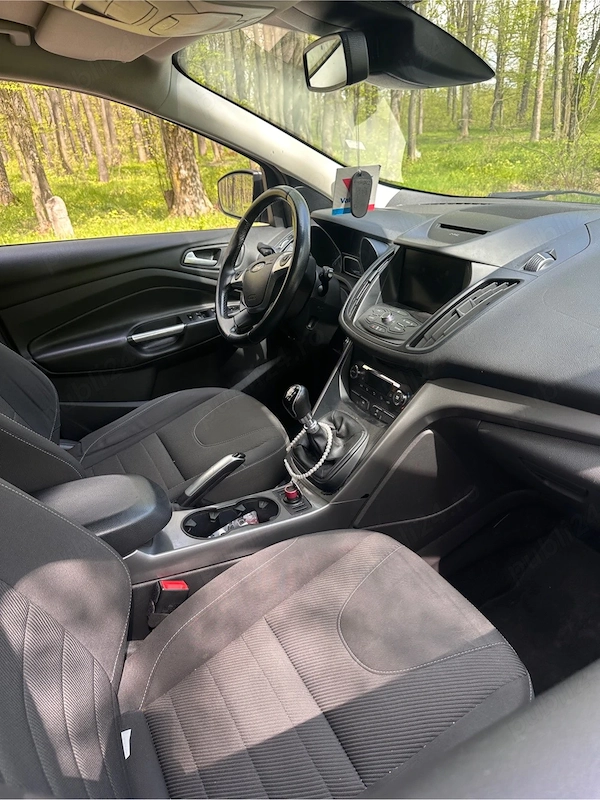 FORD Kuga 2015 — imagine 2