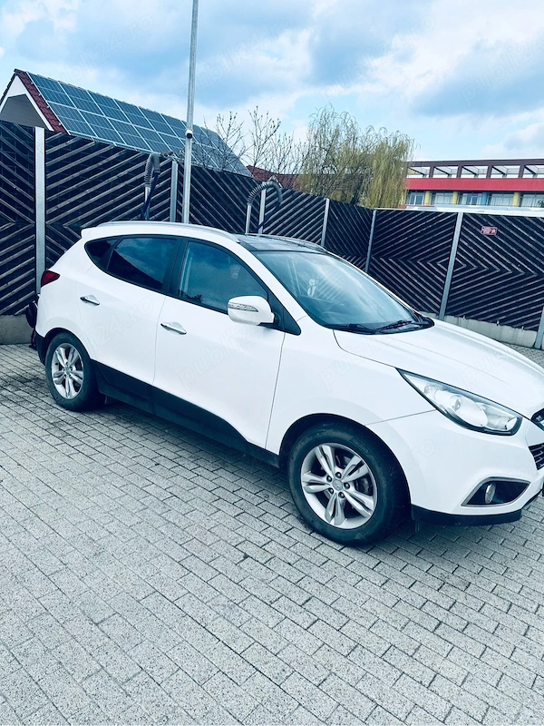 HYUNDAI ix35 2012 — imagine 2