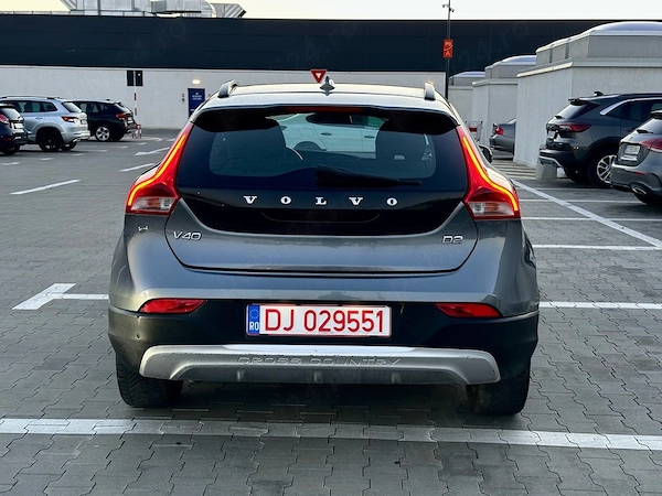 VOLVO V40 Cross Country 2016 — imagine 5