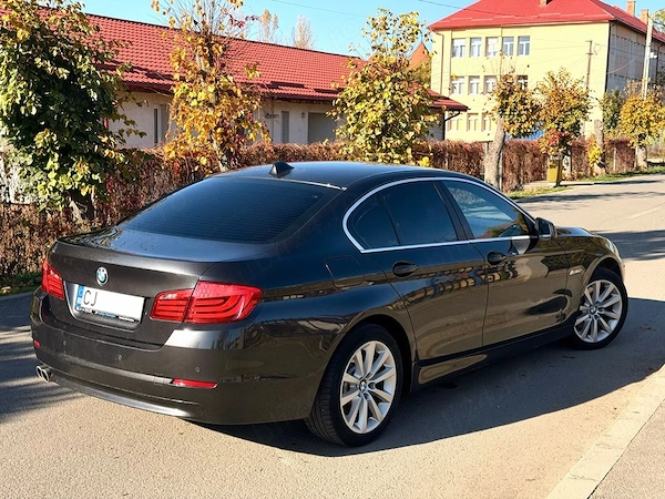 BMW Seria 5 2011 — imagine 5