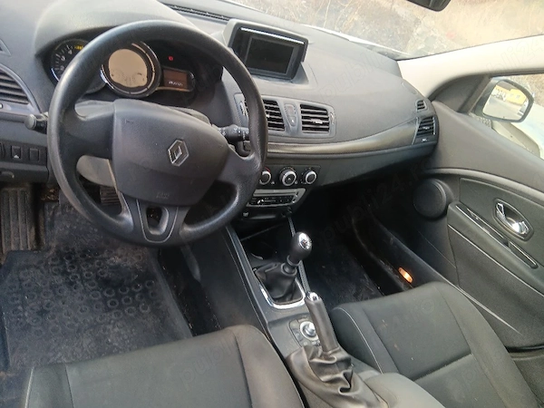 RENAULT Megane 2013 — imagine 1