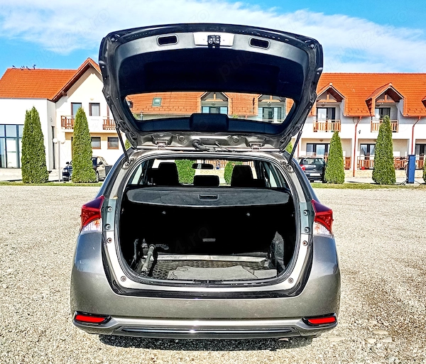TOYOTA Auris 2019 — imagine 7