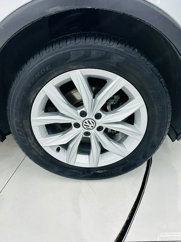 VOLKSWAGEN Tiguan 2020 — imagine 9