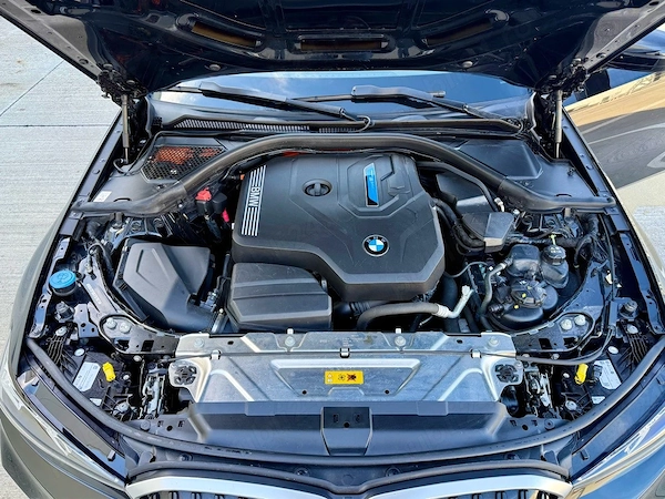 BMW Seria 3 2022 — imagine 8