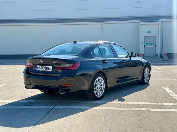 BMW Seria 3 2022 — imagine 2