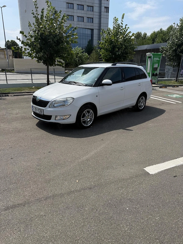 SKODA Fabia 2012 — imagine 1