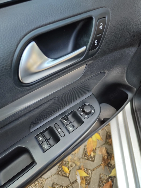 VOLKSWAGEN Golf 2012 — imagine 7