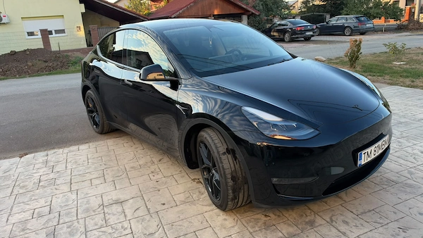 TESLA Model Y 2023 — imagine 1