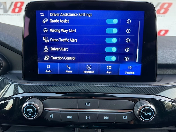 FORD Kuga 2023 — imagine 4