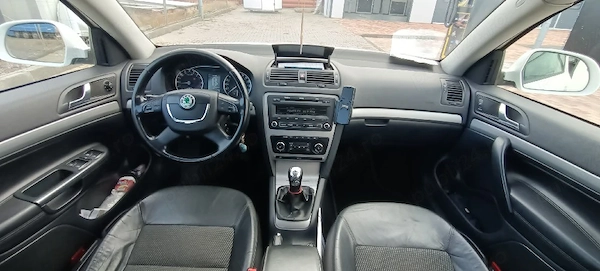 SKODA Octavia 2009 — imagine 3