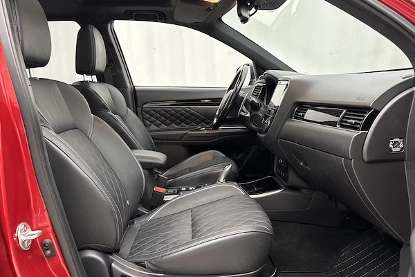 MITSUBISHI Outlander 2019 — imagine 8