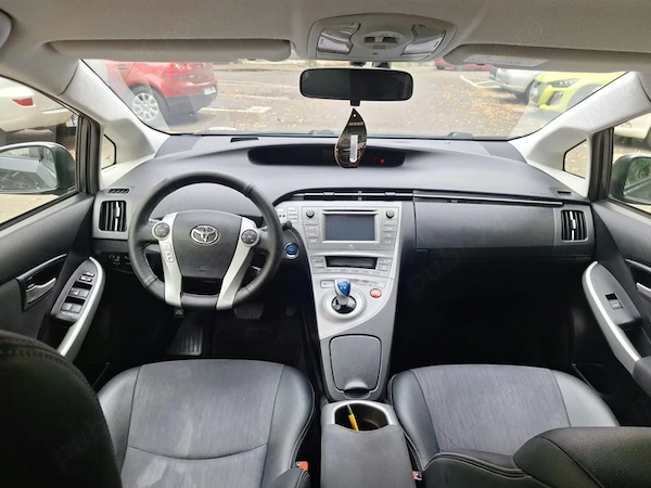 TOYOTA Prius 2015 — imagine 8