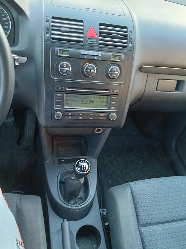 VOLKSWAGEN Touran 2005 — imagine 3