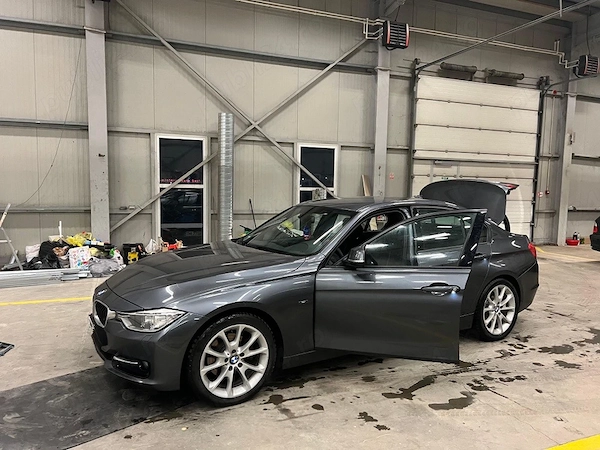 BMW Seria 3 2012 — imagine 2