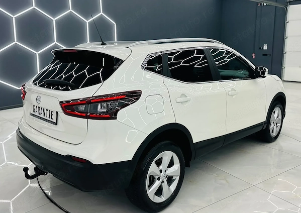 NISSAN Qashqai 2020 — imagine 3