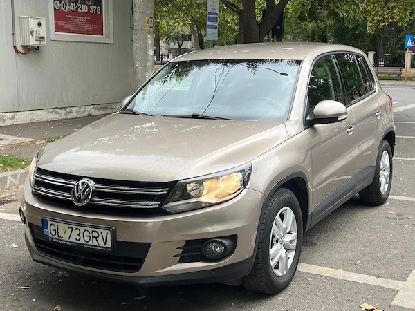 VOLKSWAGEN Tiguan