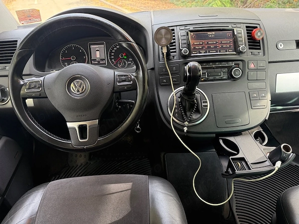 VOLKSWAGEN Multivan 2011 — imagine 8