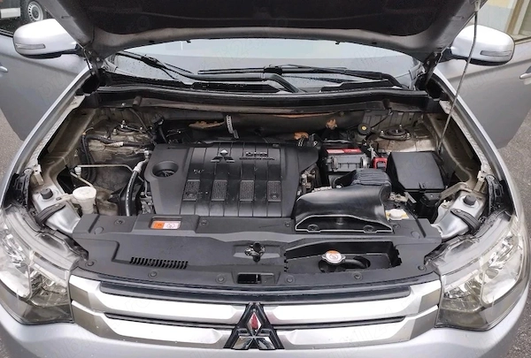 MITSUBISHI Outlander 2014 — imagine 2