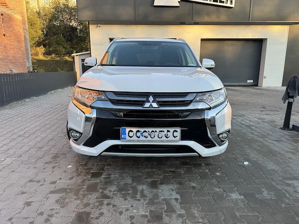 MITSUBISHI Outlander 2016 — imagine 2