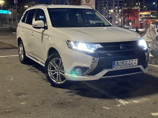 MITSUBISHI Outlander 2016 — imagine 10
