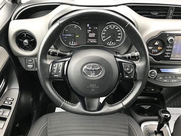 TOYOTA Yaris 2018 — imagine 15