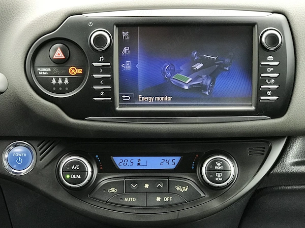 TOYOTA Yaris 2018 — imagine 6