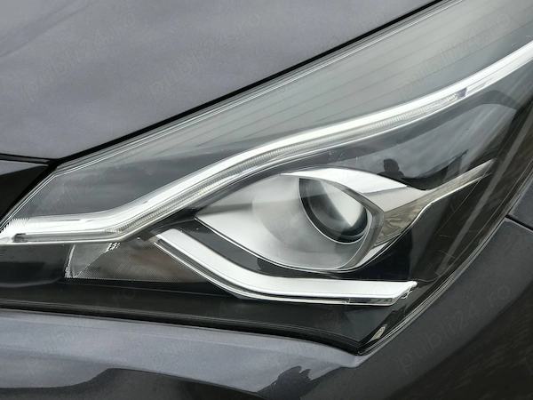 TOYOTA Yaris 2018 — imagine 18