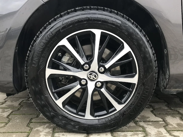 TOYOTA Yaris 2018 — imagine 19