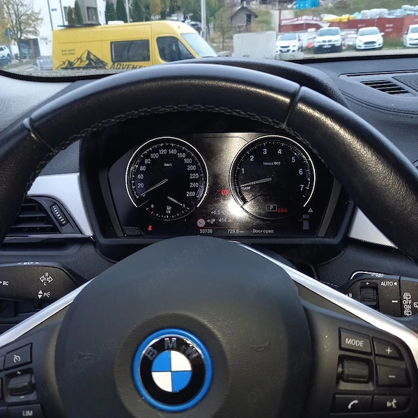 BMW  2022 — imagine 5