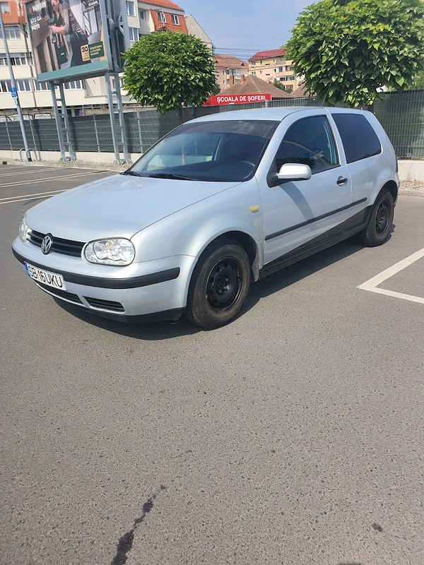 VOLKSWAGEN Golf 2000 — imagine 1