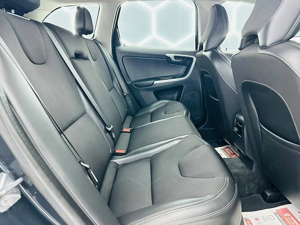 VOLVO XC60 2016 — imagine 7