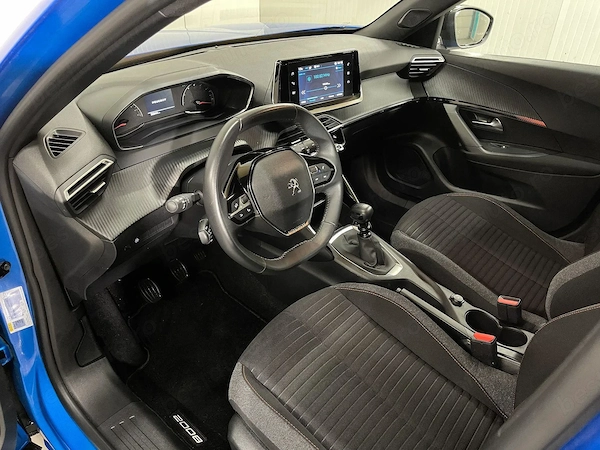 Peugeot 2008 2023 benzină, 14.190 € — imagine 5