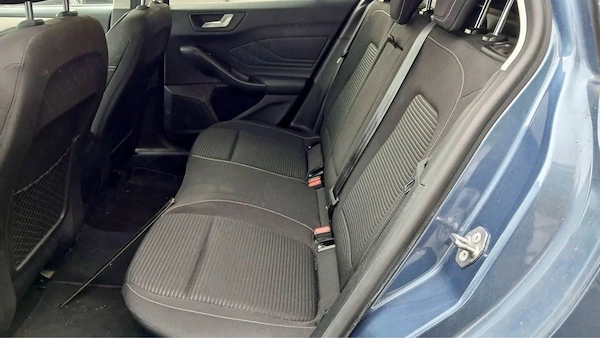 FORD Focus 2020 — imagine 7