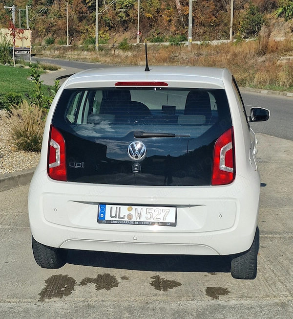 Volkswagen Up 2016 benzină, 3.700 € — imagine 5