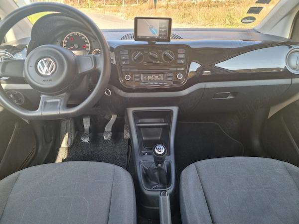 Volkswagen Up 2016 benzină, 3.700 € — imagine 8