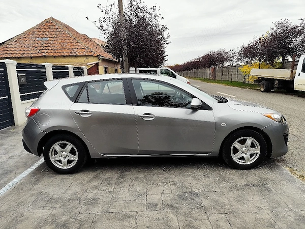 Mazda 3 2011 benzină, 3.990 € — imagine 3