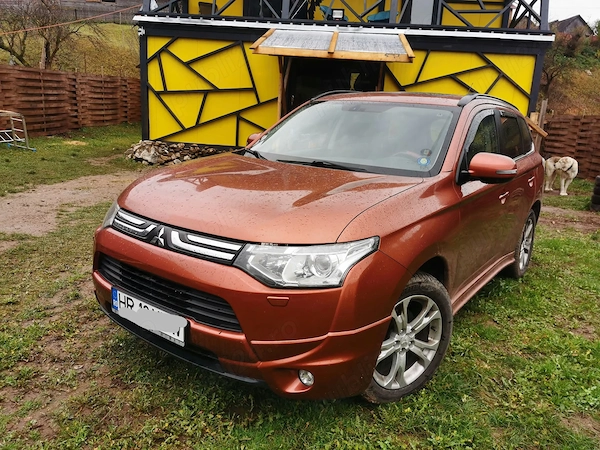 Mitsubishi Outlander 2012 diesel, 8.400 € — imagine 1